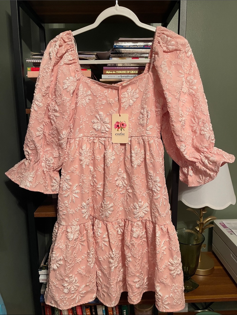 entro blush Pink Puff-Sleeve Tiered Floral Dress size medium